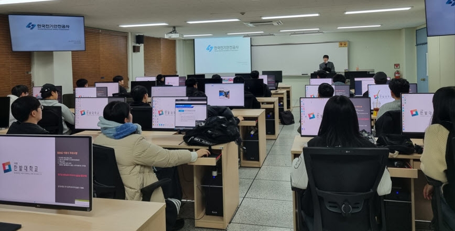 대학일자리본부, 전공 선배가 알려주는 ‘학과별 진로 멘토링’ 성료 이미지